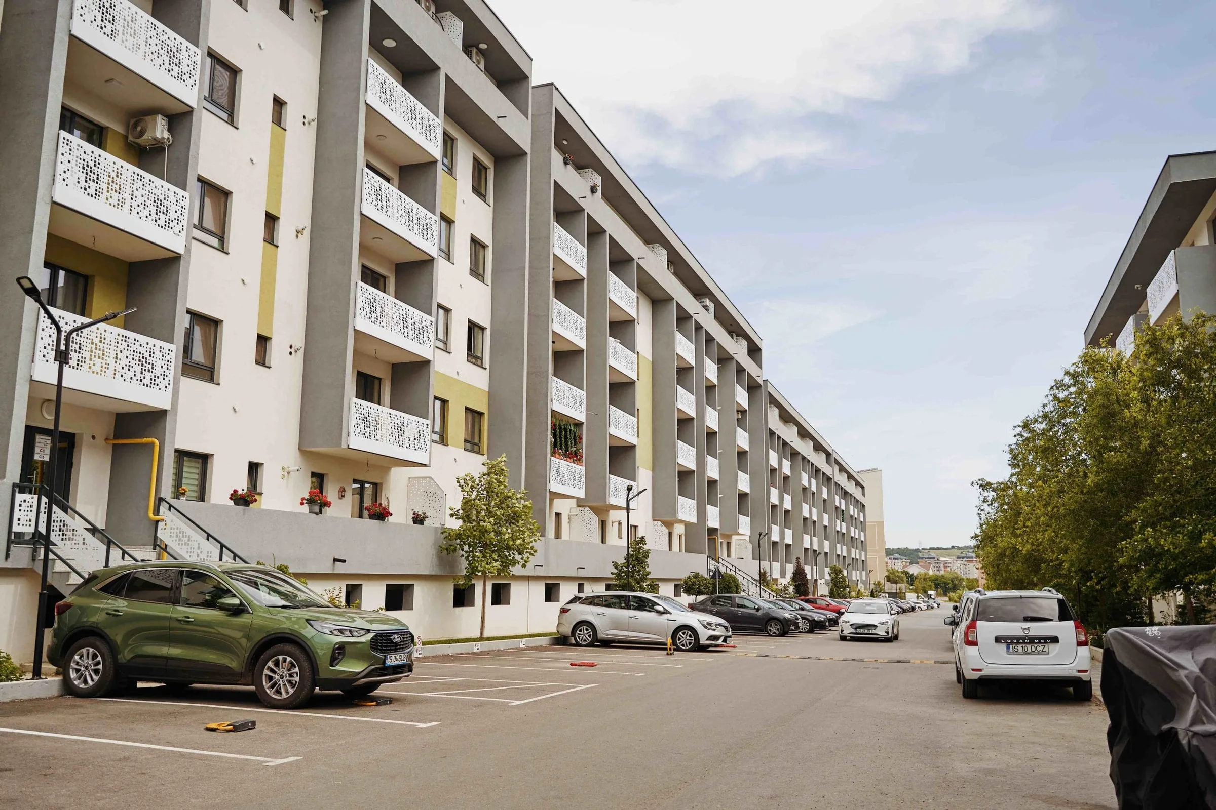 Siguranță - Contemporan Homes