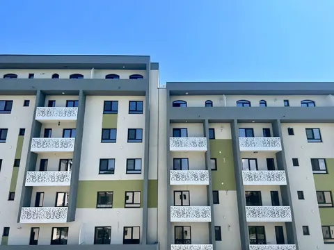 Exteriorul ansamblului Contemporan Homes - fotografia 7
